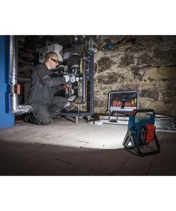Factory Reconditioned Bosch GLI18V-1900N-RT 18V Lithium-Ion Cordless LED Floodlight (Tool Only) -Bosch Sales Shop bshrgli18v 1900n rt f
